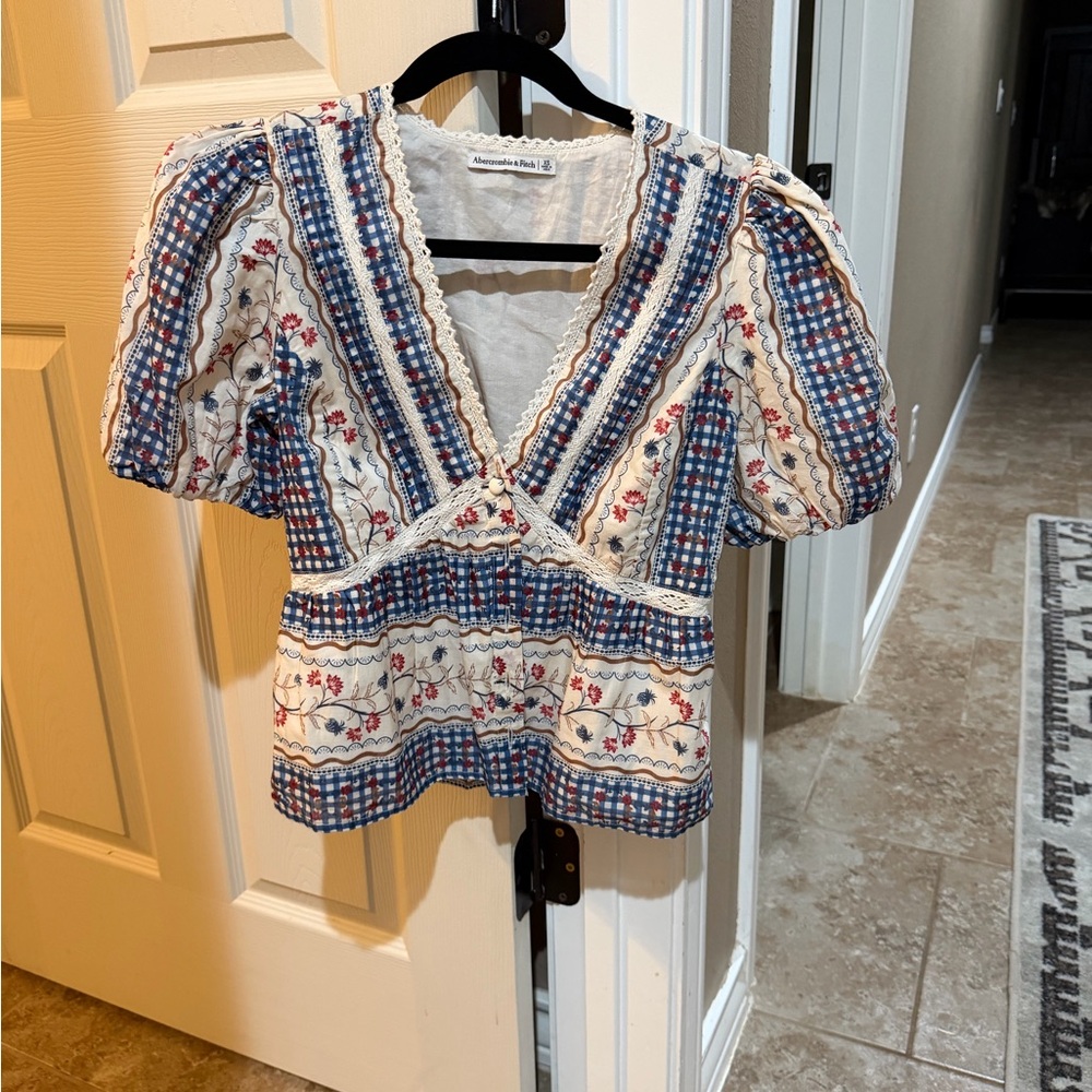 Abercrombie & Fitch Blue and White Embroidered Blouse